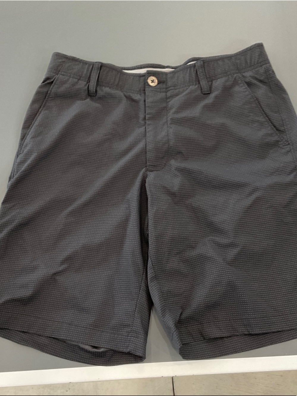 Under Armour Men's Dark Gray Flat-Front Performance Shorts